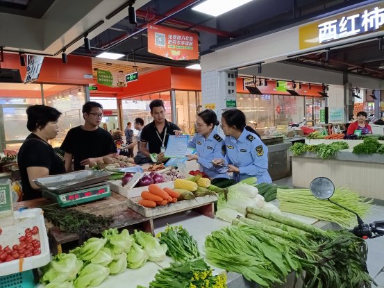 強(qiáng)化“宣傳+監(jiān)管”，筑牢食用農(nóng)產(chǎn)品質(zhì)量安全防線